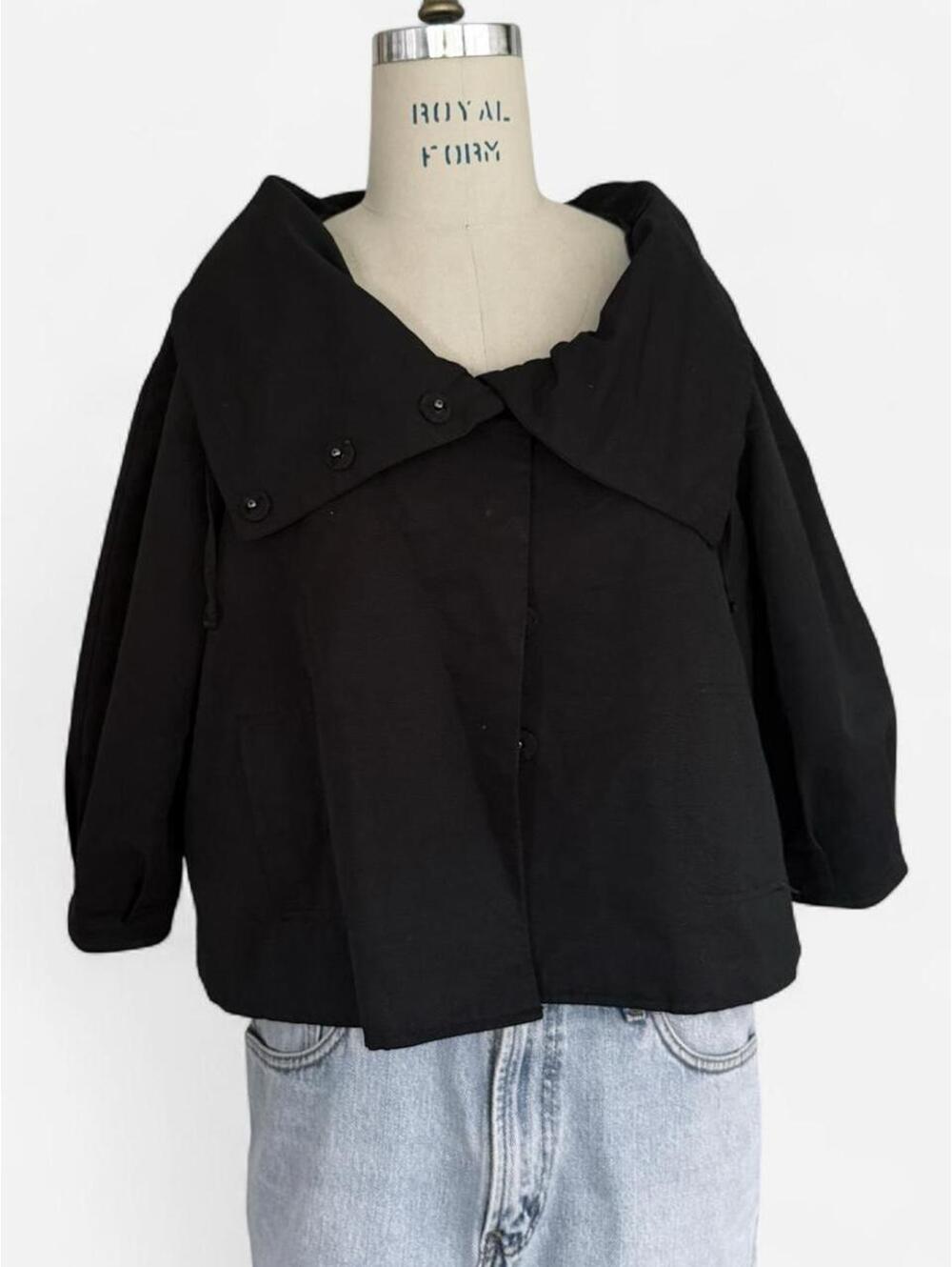 Vintage Black Portrait Collar Cropped Jacket in Black